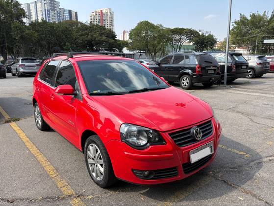 VOLKSWAGEN POLO 1.6 MI SPORTLINE 8V FLEX 4P AUTOMATIZADO VOLKSWAGEN POLO 1.6 MI SPORTLINE 8V FLEX 4P AUTOMATIZADO